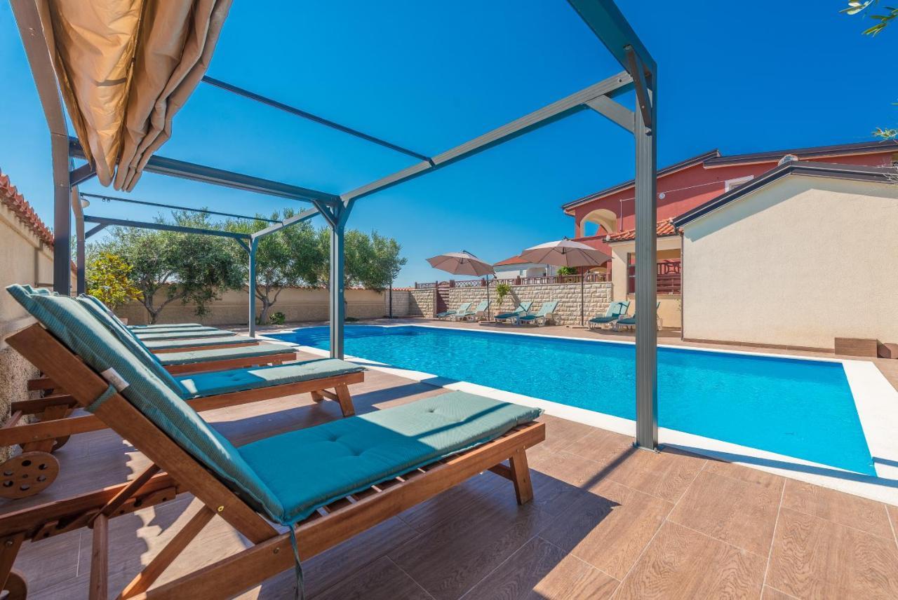 Villa Mare Apartments Вир Екстер'єр фото