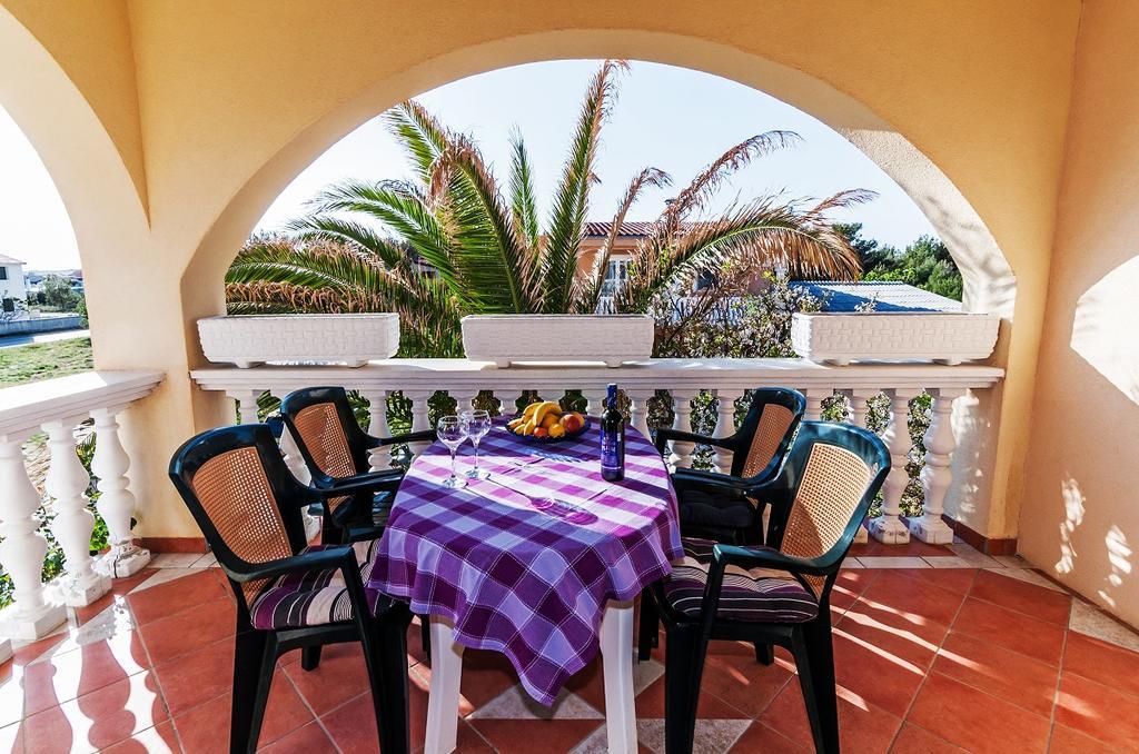 Villa Mare Apartments Вир Екстер'єр фото