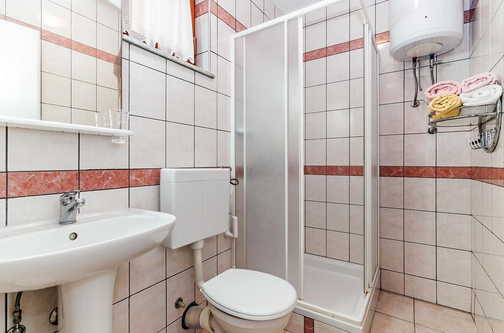 Villa Mare Apartments Вир Екстер'єр фото