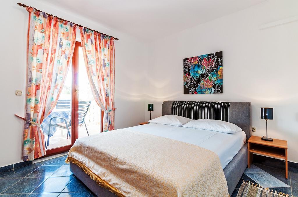 Villa Mare Apartments Вир Екстер'єр фото