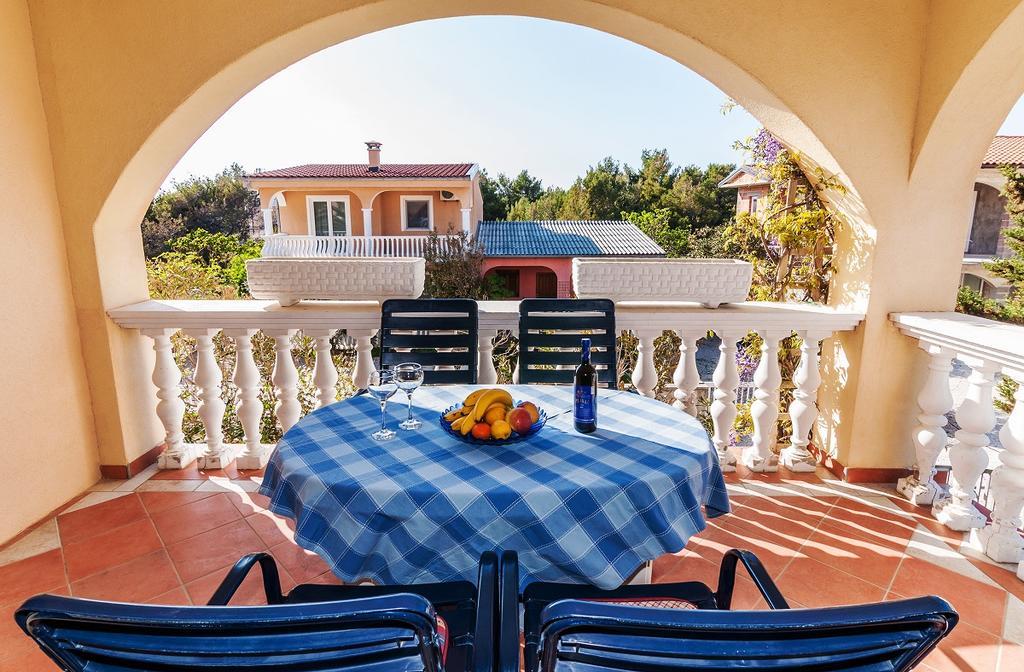 Villa Mare Apartments Вир Екстер'єр фото