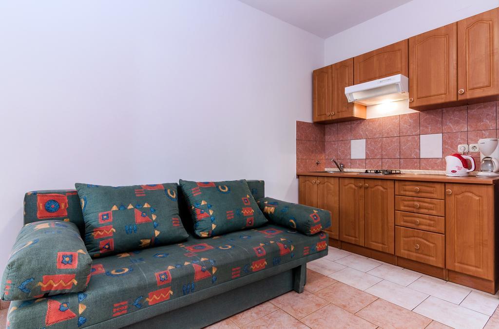 Villa Mare Apartments Вир Екстер'єр фото