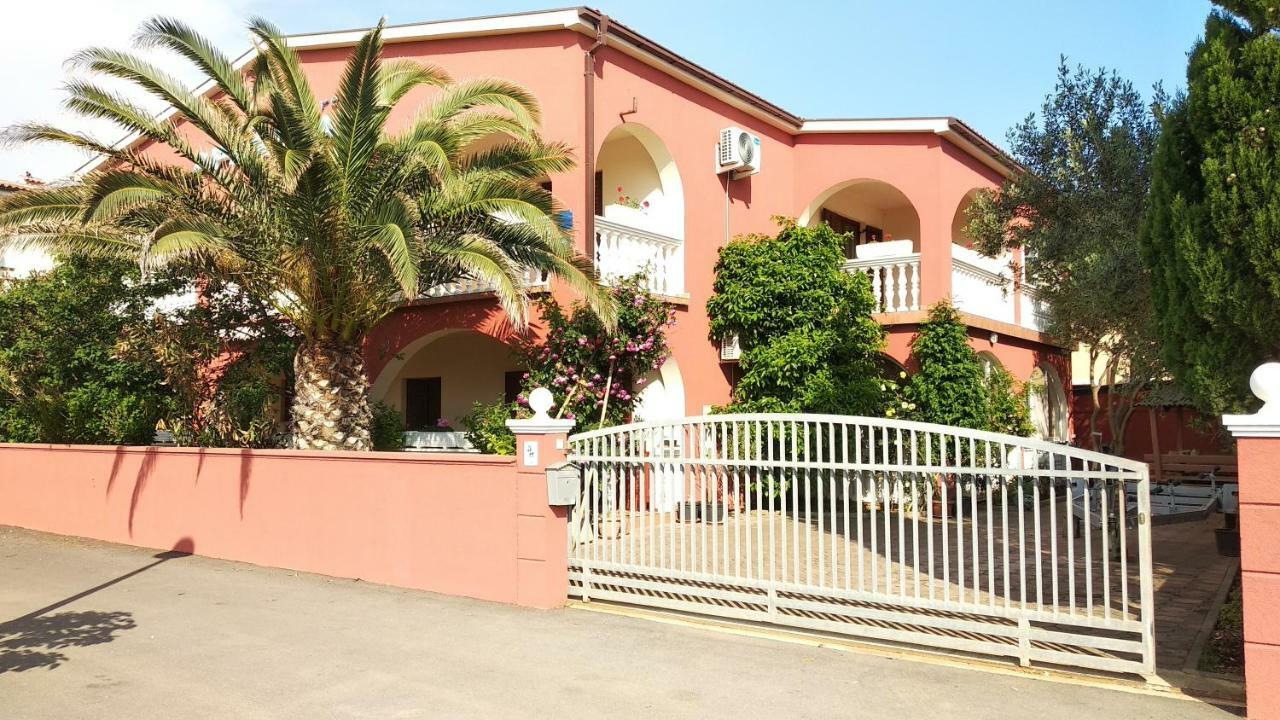 Villa Mare Apartments Вир Екстер'єр фото